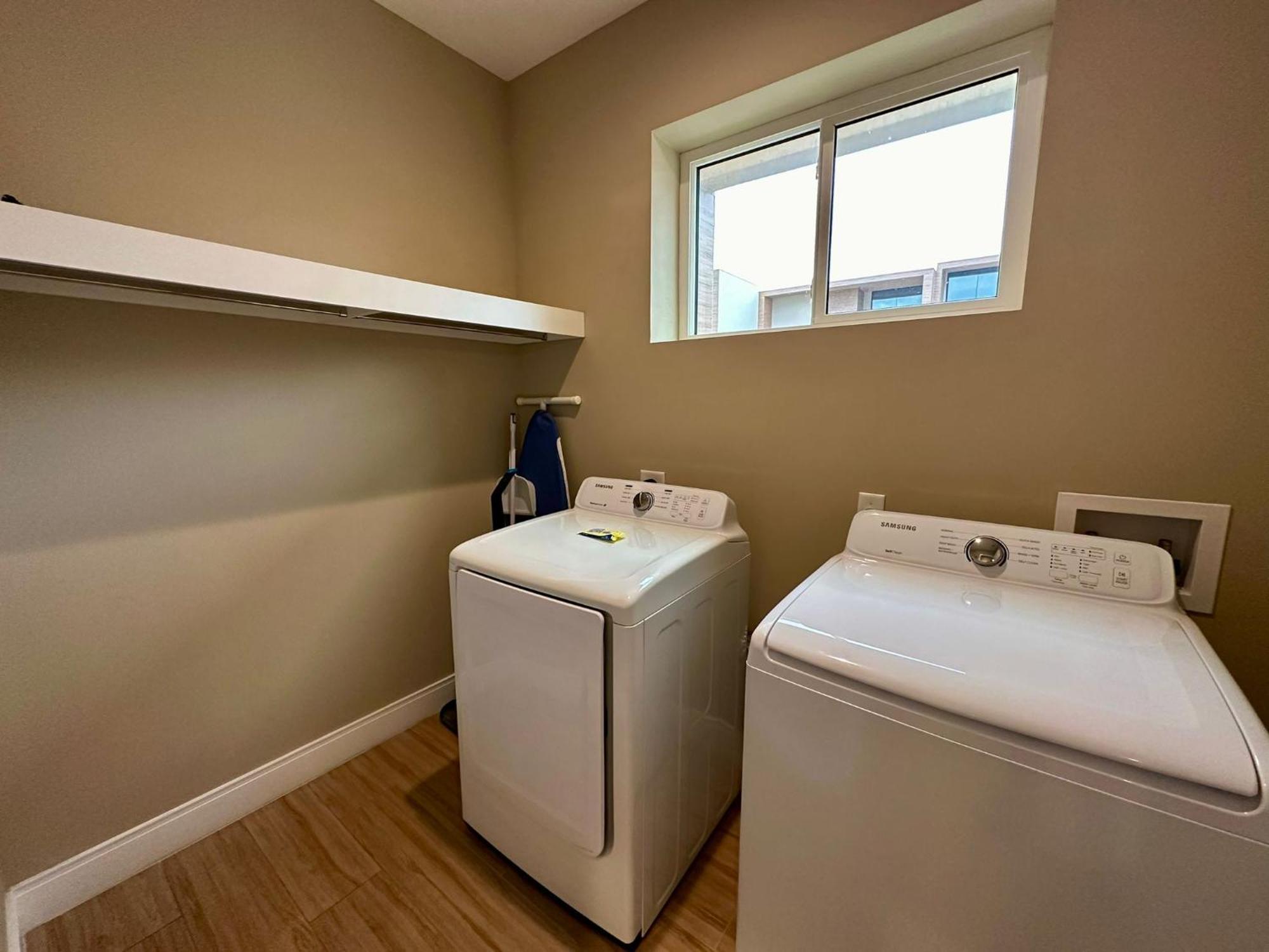 Luxury Home In Orlando With Private Hot Tub - 7 Min From Disney Parks - 3 Bedrooms And 4 Bathrooms! Buitenkant foto