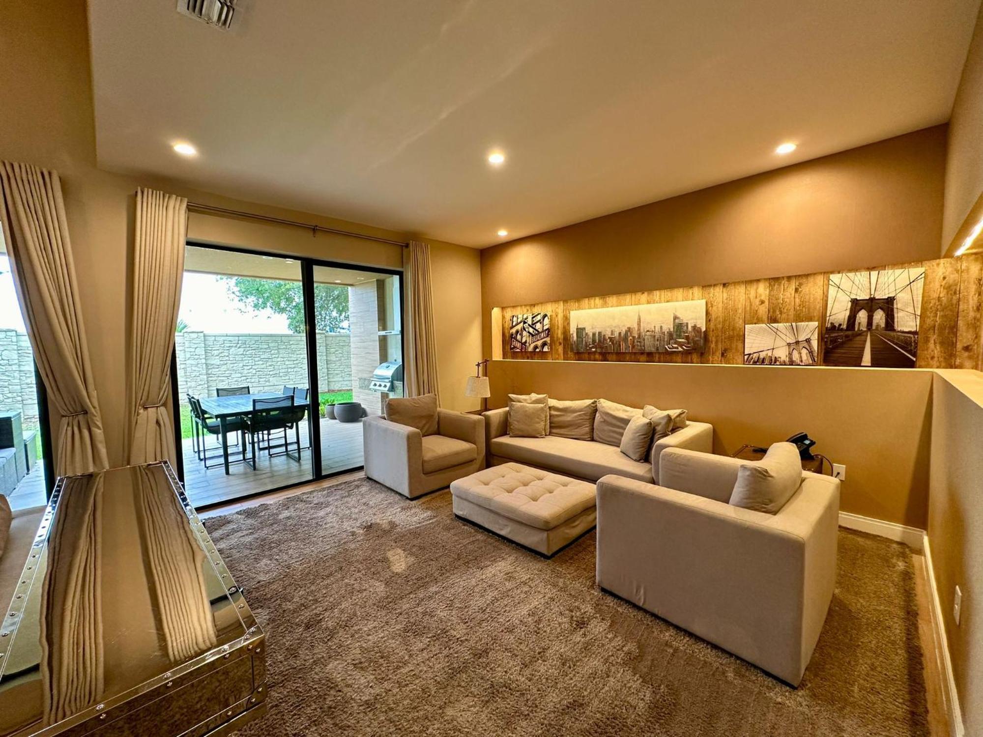 Luxury Home In Orlando With Private Hot Tub - 7 Min From Disney Parks - 3 Bedrooms And 4 Bathrooms! Buitenkant foto