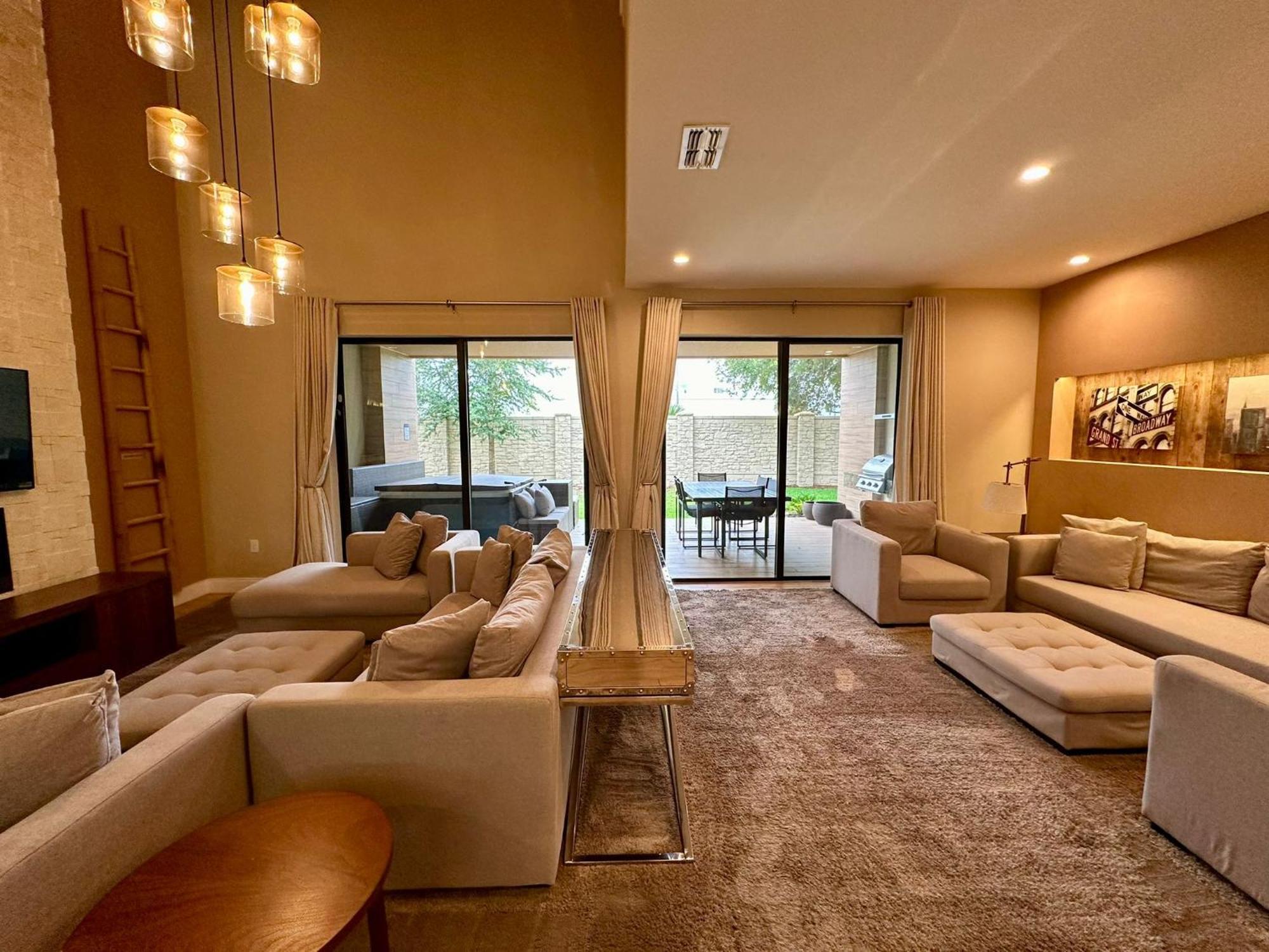 Luxury Home In Orlando With Private Hot Tub - 7 Min From Disney Parks - 3 Bedrooms And 4 Bathrooms! Buitenkant foto